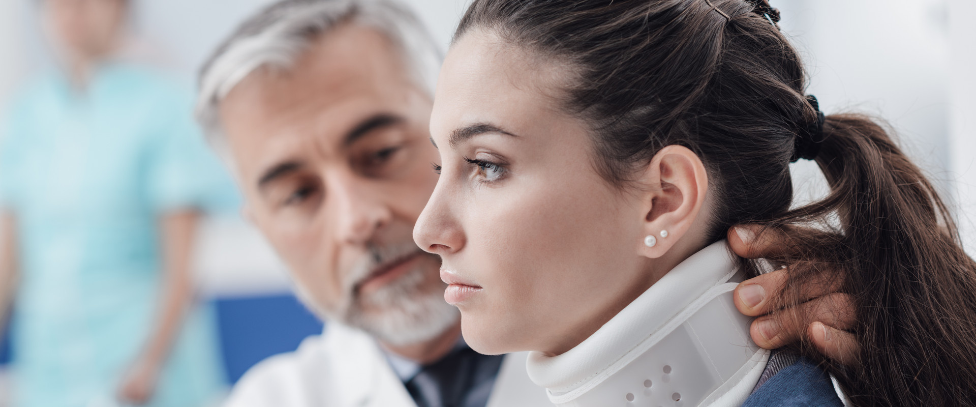 Patientin mit Halsverletzung